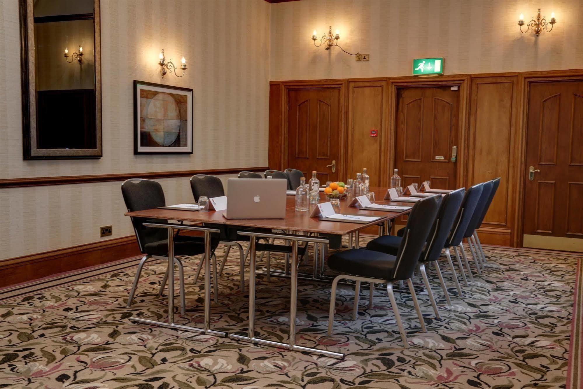 Mercure Kenwood Hall & 4*